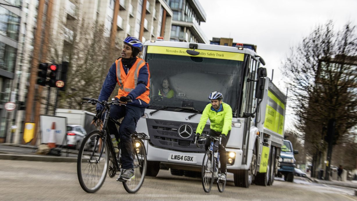 Mercedes-Benz EconicMercedes-Benz Econic