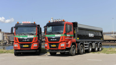 BEVERWIJK – M.A.N. trucks, kiepwagens van Buko Transport type TGS