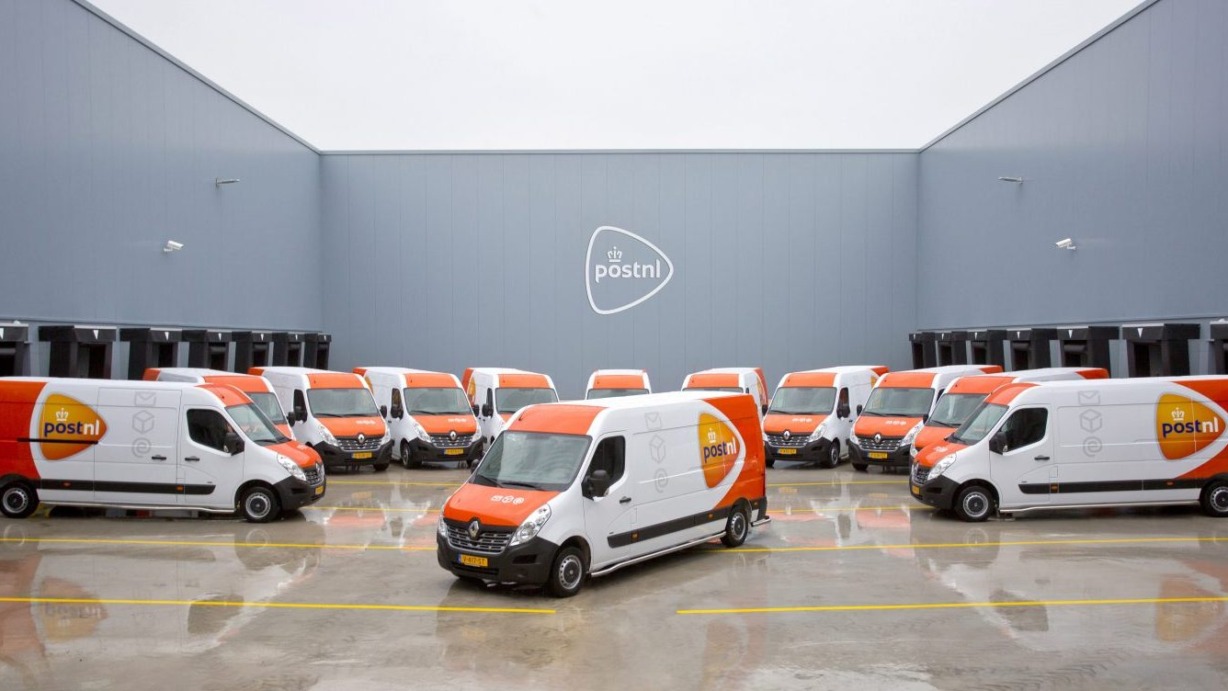 03-Renault-PostNL-Master-ZE-1600×1067-e1541502171306