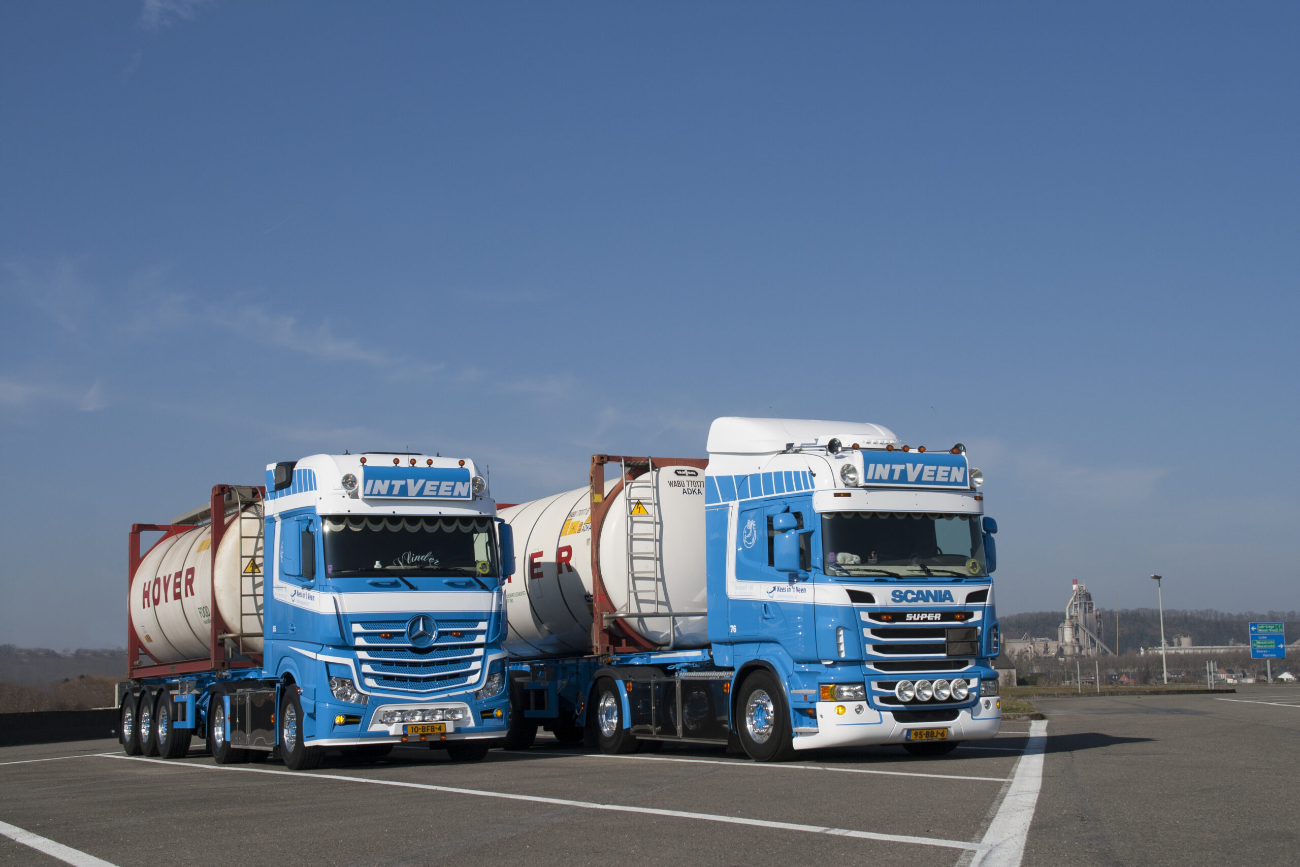 In 't Veen Scania en Mercedes