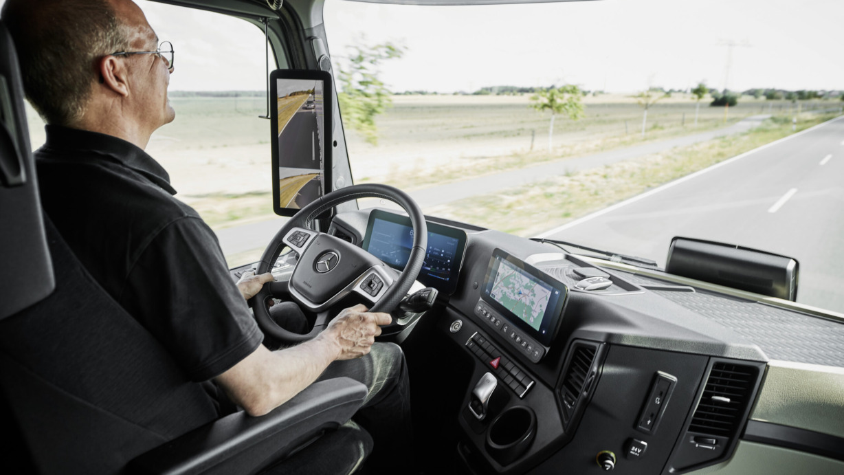 Mercedes-Benz Actros, Modelljahr 2018, mit Active Brake Assist 5