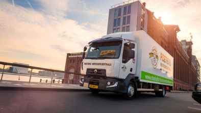 Aflevering-Renault-Trucks-D-Peeters-Vervoercentrale_1_lowres