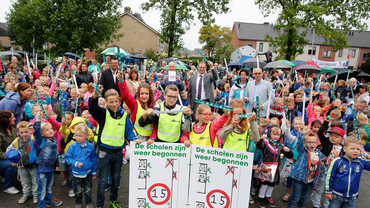 De_scholen_zijn_weer_begonnen_-_VVN_-_Pearle_Opticiens_-_HR