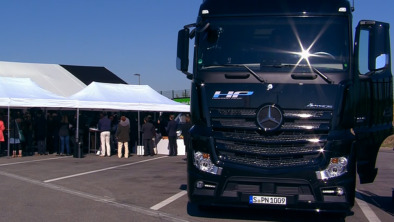 Mercedes-Benz_Actros_highway_pilot_02-10-2015