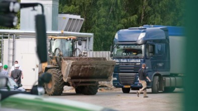 Niederlaendischer-Lkw-Fahrer-33-in-Kirchlengern-von-Silage-verschuettet-Toedlicher-Unfall-in-Biogasanlage_image_630_420f_wn