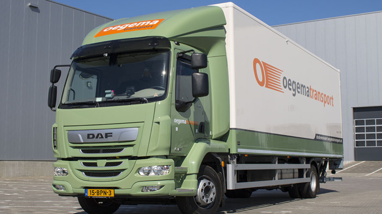 Oegema-DAF-LF-bakwagens-1s