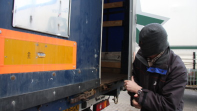 Dertien trucks opengebroken