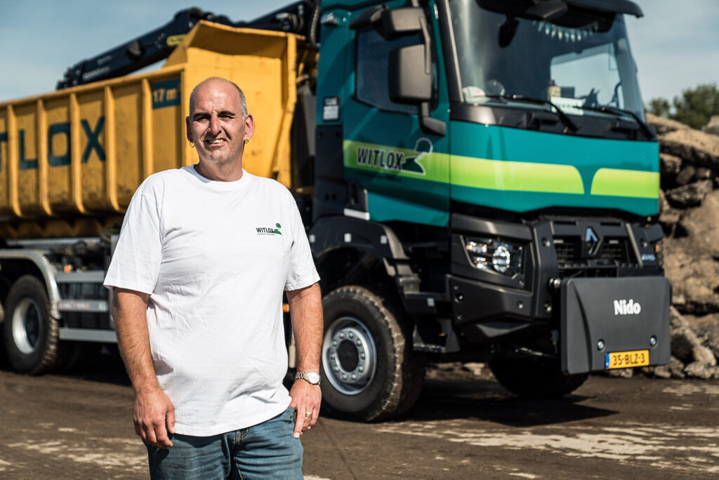 Renault Trucks K voor Witlox met chauffeur Alwin Ceelen_lowres