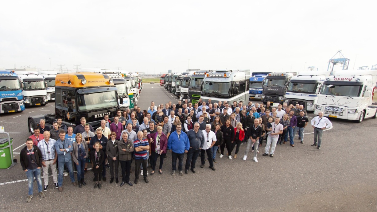 Renault_Ambassadeurs_Dag_HR-81-e1539101967196