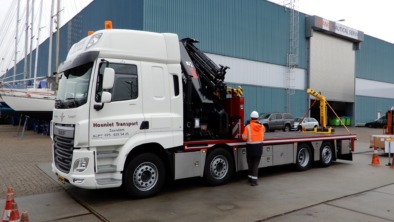 Truckland-levert-8×2-DAF-CF-bakwagen-aan-Houniet-Transport-1