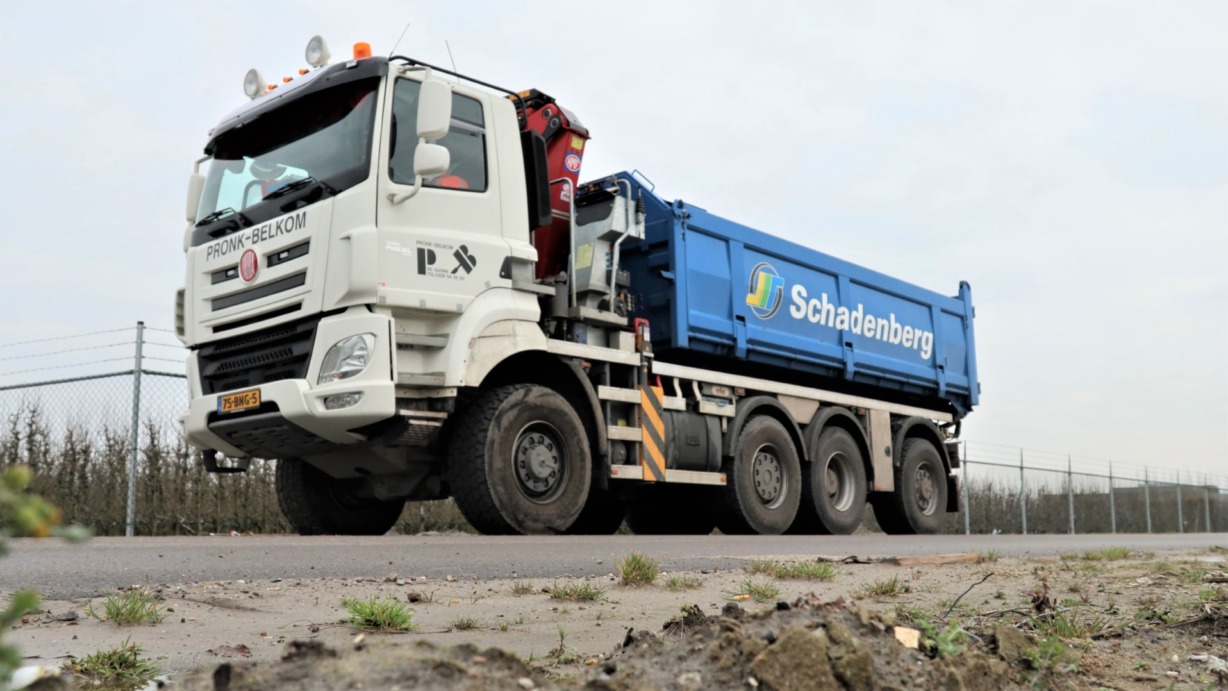Tweede-TATRA-Phoenix-8×6-voor-Pronk-Belkom