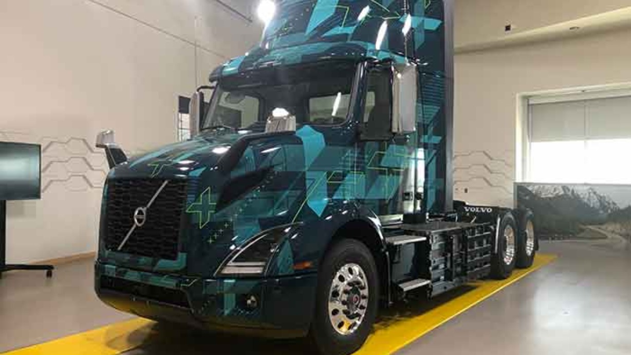 Volvo-VNR-Electric