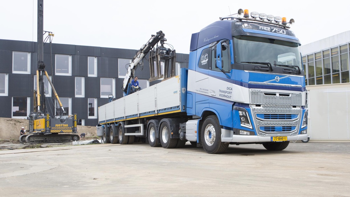 Volvo_FH16-750_Dica_Transport_Voorhout_001