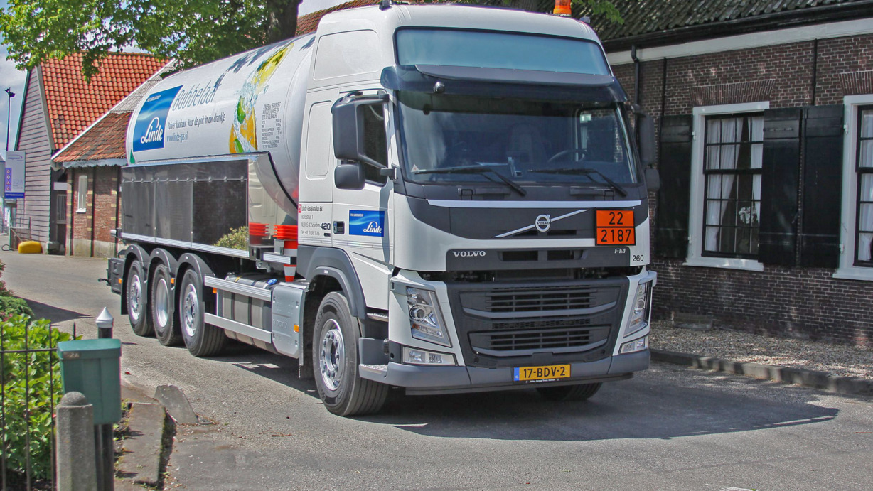 Volvo_FM_Euro6_Jongeneel_8x2