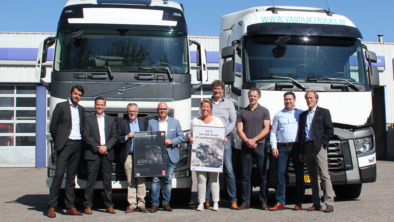 Volvo_van-dijk-beste-dealer-2015