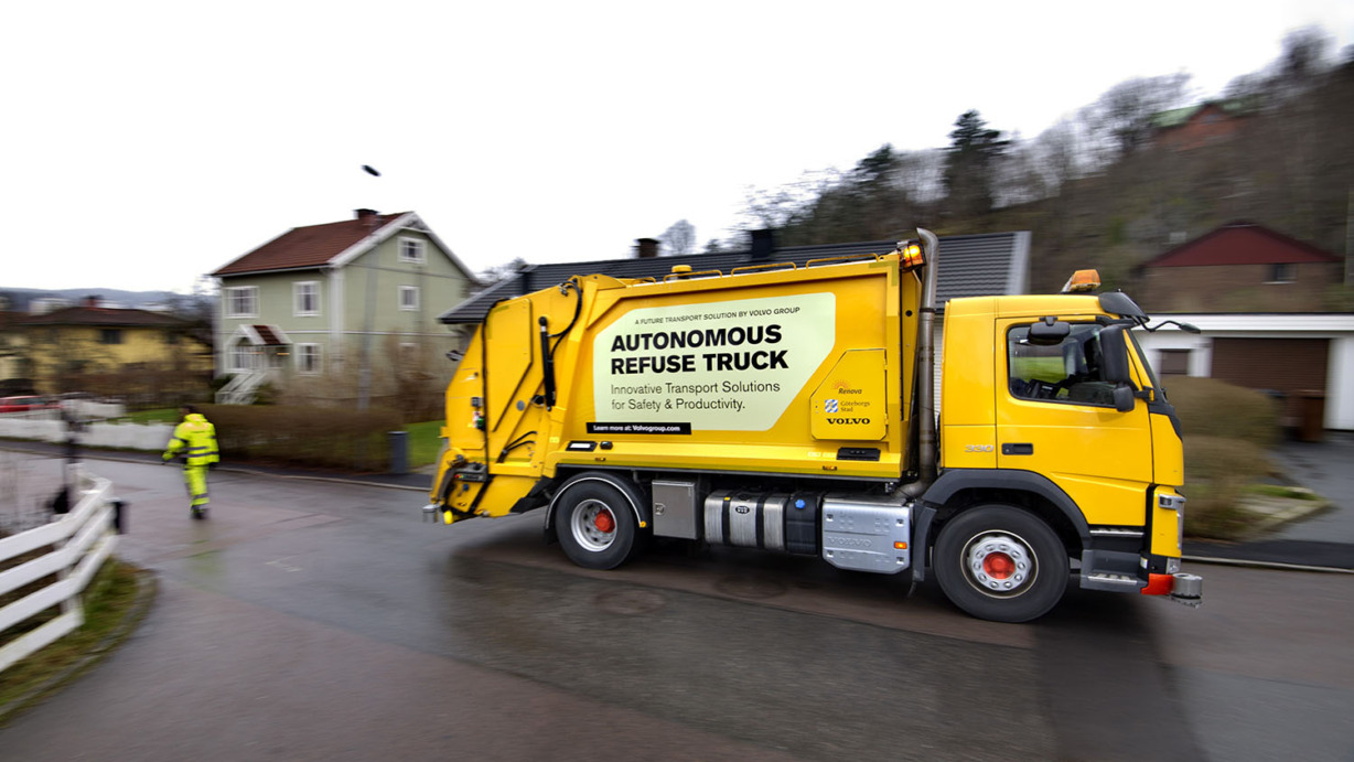 Zelfrijdende-Volvo-vuilniswagen-Renova_3_lowres
