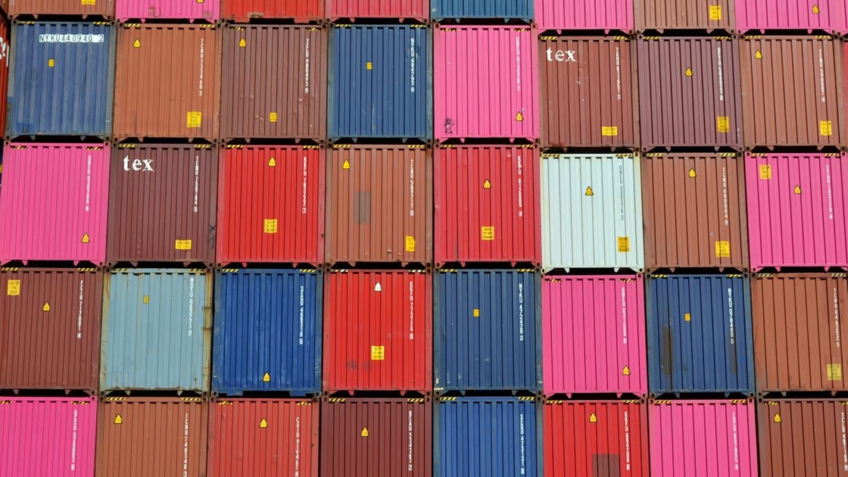 containers-gestapeld-haven-rotterdam