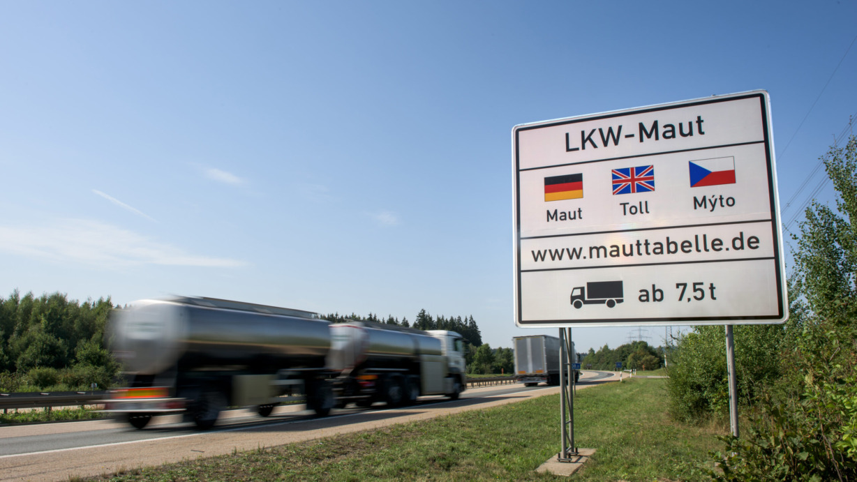 Aufstellung Schild Toll-Collect