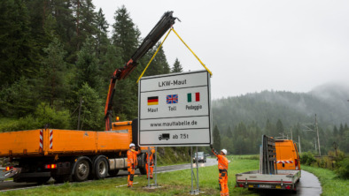 Aufstellung Schild Toll-Collect