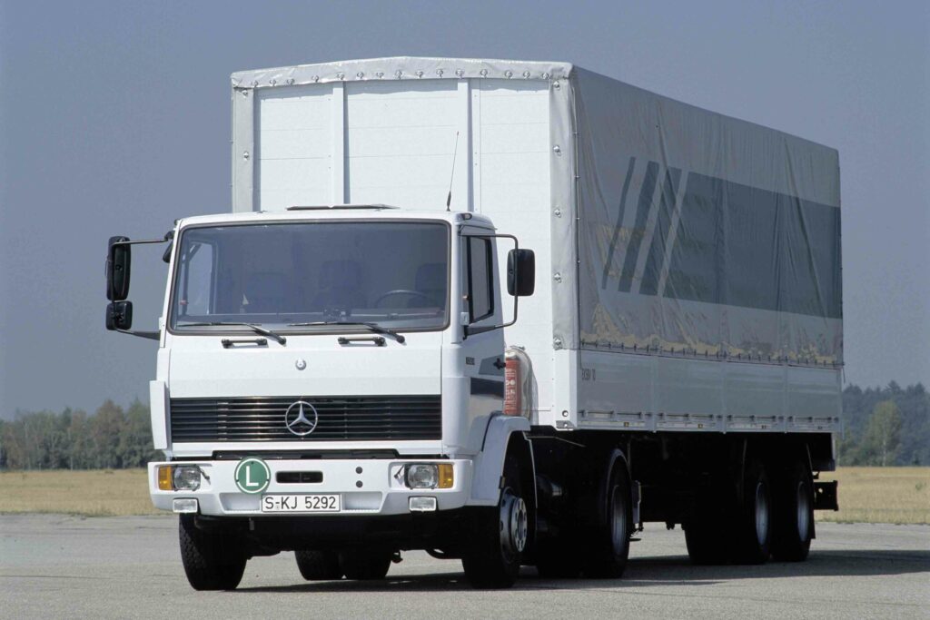 Mercedes-Benz 1324 S