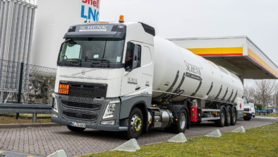 volvo-fh-lng-schenk-tanktransport-shell-tankstation