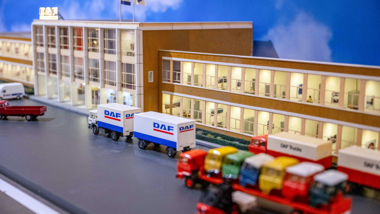 02. Detailed scale model of DAF main building in DAF Museum-2
