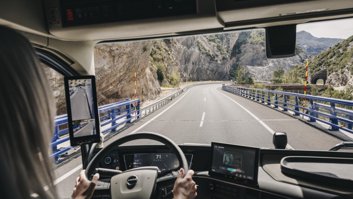 Volvo-truck met VDS en CMS