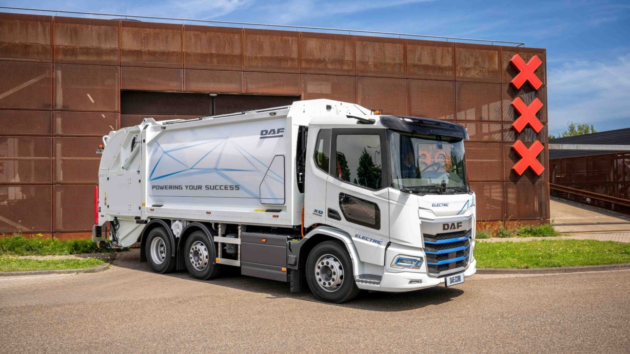 City-of-Amsterdam-orders-40-fully-electric-DAFs-01