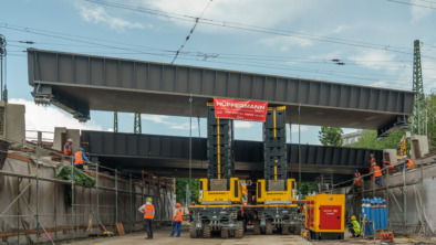 Cometto SPMT – Bridge action right in the heart of Hamburg (2)