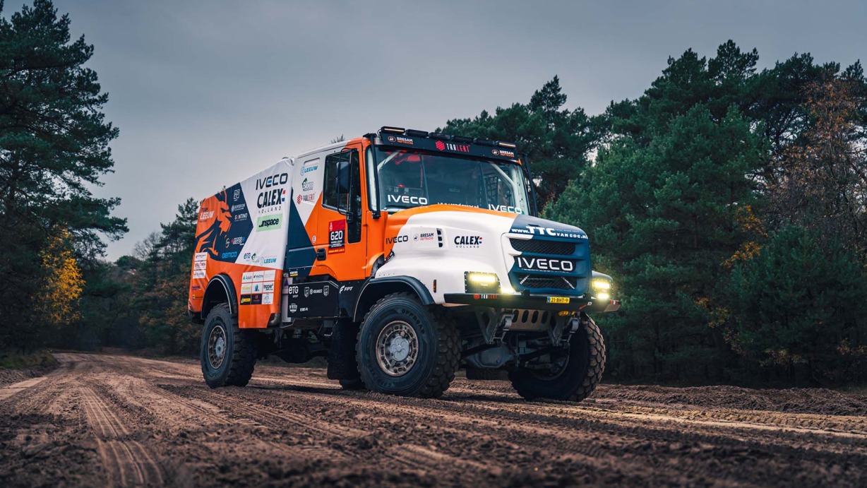002-Iveco-Dakar-Truck-Leeuw-Rallysport-klein