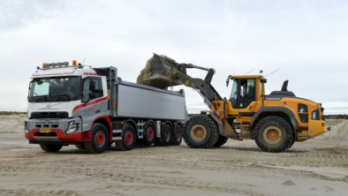 _VOLVO_10x4_Veldhuizen_W.PHILIPS laden
