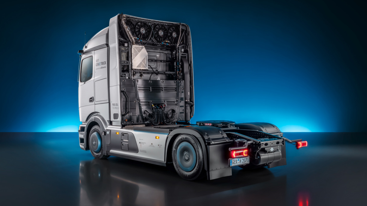 Daimler Truck stellt Mercedes-Benz NextGenH2 Truck vor: Brennstoffzellen-Lkw in Kleinserie für den Kundeneinsatz ab Ende 2026Daimler Truck presents Mercedes-Benz NextGenH2 Truck with small-series production planned from end of 2026