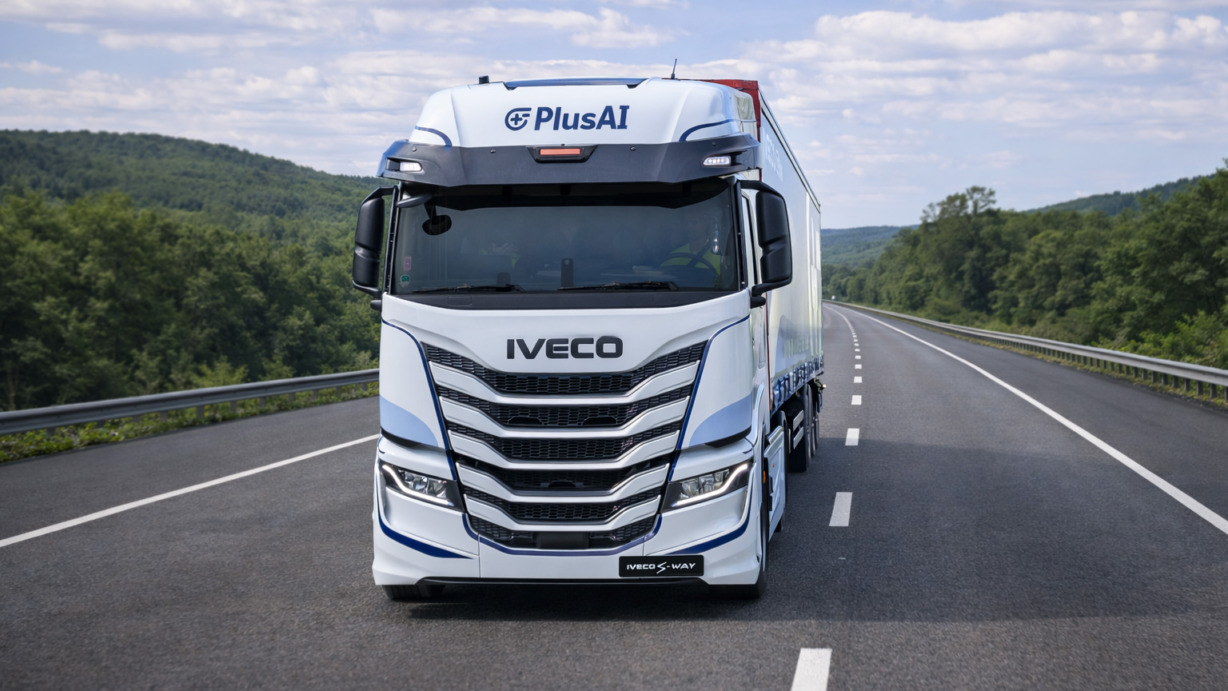 IVECO_SWay_Autonomous_Driving_Truck_with_PlusAI