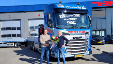 Links J. Ypma (ESA) met Theo van der Werff_