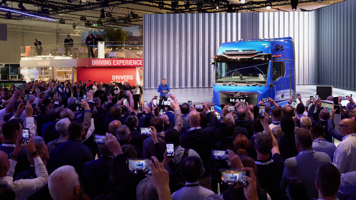 1920_iaa-2026-10-15-57-50213