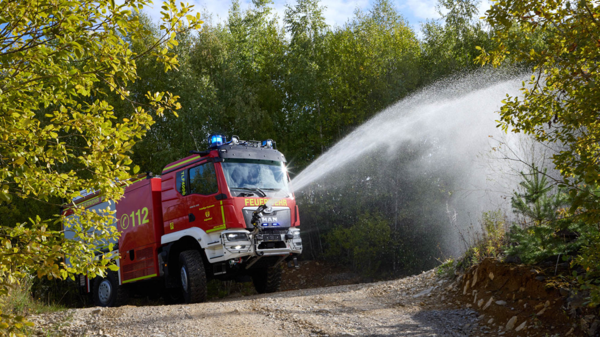 1920_man_tgm_feuerwehr_waldbrand_01