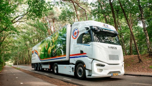 JLN_Transport_neemt_eerste_S-eWay_trekker_in_ontvangst