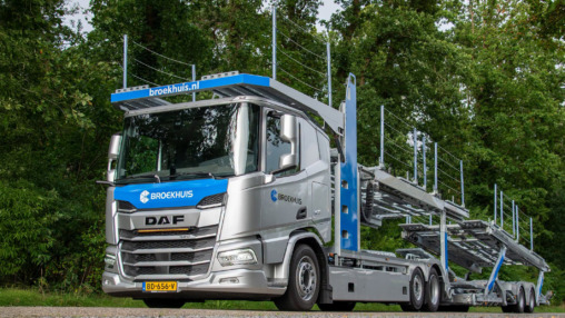 03 DAF XD autrotransporter header