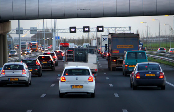 De economische bedrijvigheid groeit, het aantal files ook.